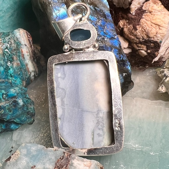 Australian blue opal  & chalcedony pendant (A-1) - Picture 2 of 4